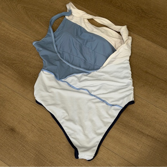 Blue Cream Striped Women size Large One Shoulder One Piece Swimsuit No brand tag - Picture 6 of 10